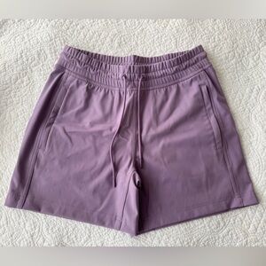 Aritzia TnAction/TnaSLICK™ Warm-Up 5" Short